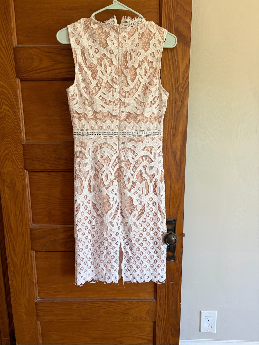 Lulu's White Lace Overlay Dress - perfect for brides. See below for sizing - Picture 4 of 5